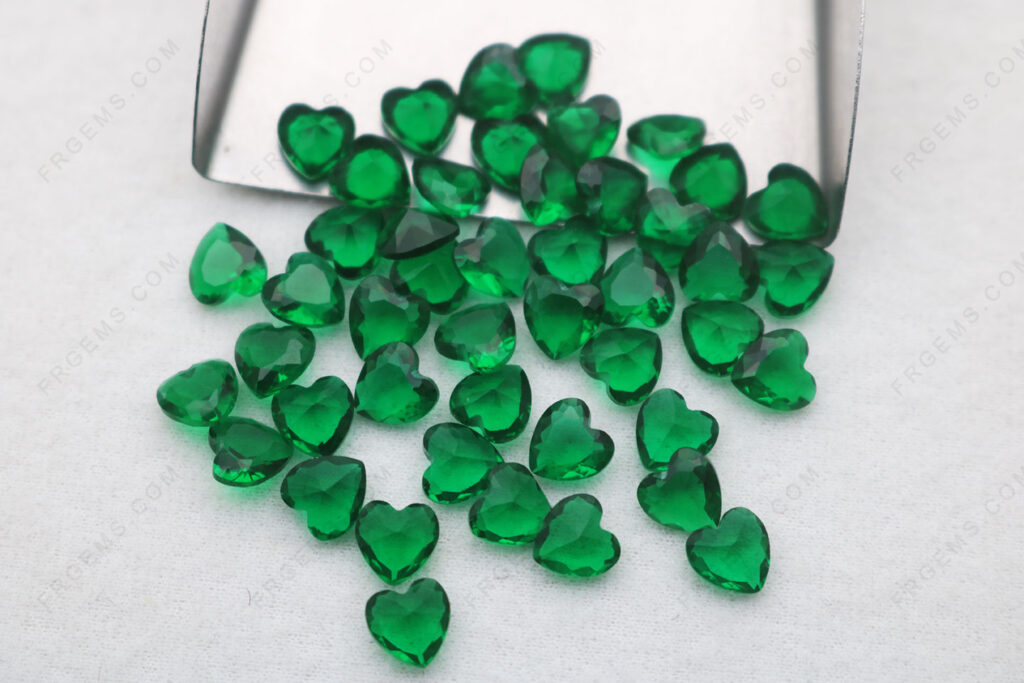 Glass-Emerald-Green-Color-BG01#-Heart-Shape-Faceted-6x6mm-Loose-Gemstones-suppliers-in-China-IMG_7398