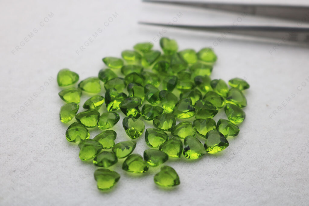 Glass-Peridot-Color-BG128#-Heart-Shape-Faceted-6x6mm-Loose-Gemstones-Loose-Gemstones-suppliers-in-China-IMG_7394