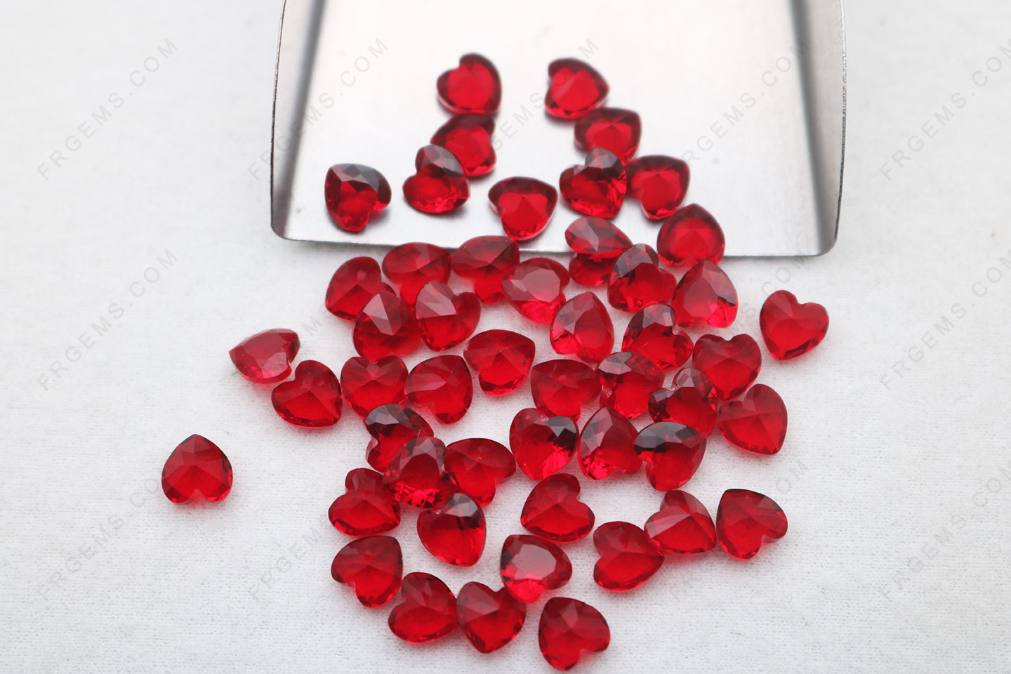 Wholesale Glass Ruby Red Dark Color BR112# Heart Shape Faceted 6x6mm Loose Gemstones from China