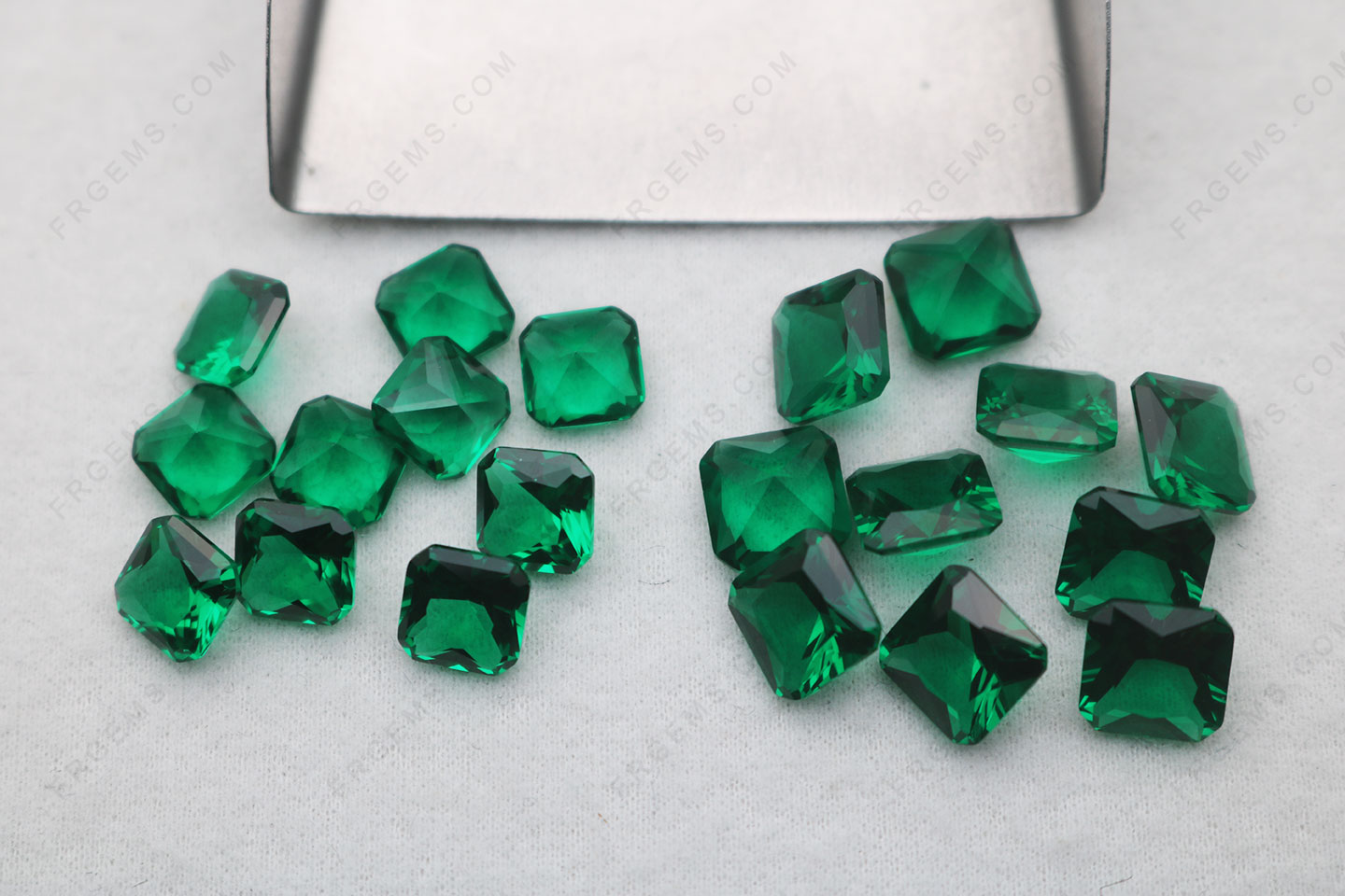 Wholesale Nano Emerald Green Color 111# Square Radiant cut 8x8mm Loose Gemstones from China