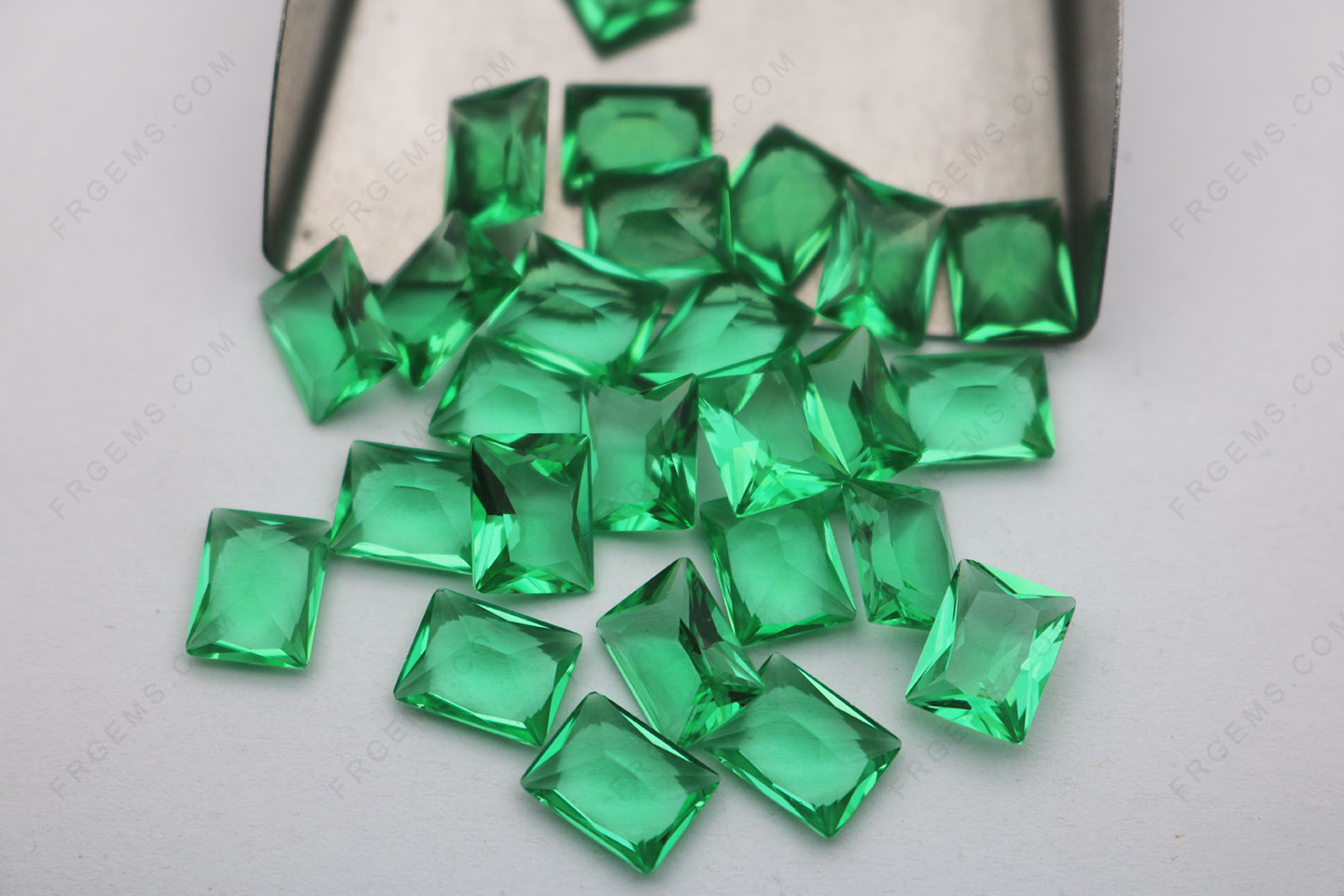 Green Color Glass OG10 Rectangle Princess cut 9x7mm Loose Gemstones Suppliers in China