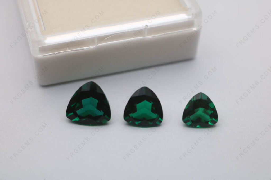 Hydrothermal-Lab-Emerald-Zambia-Green-color-Trillion-Shape-faceted-10x10mm-and-8x8mm-Loose-Gemstones-IMG_7702