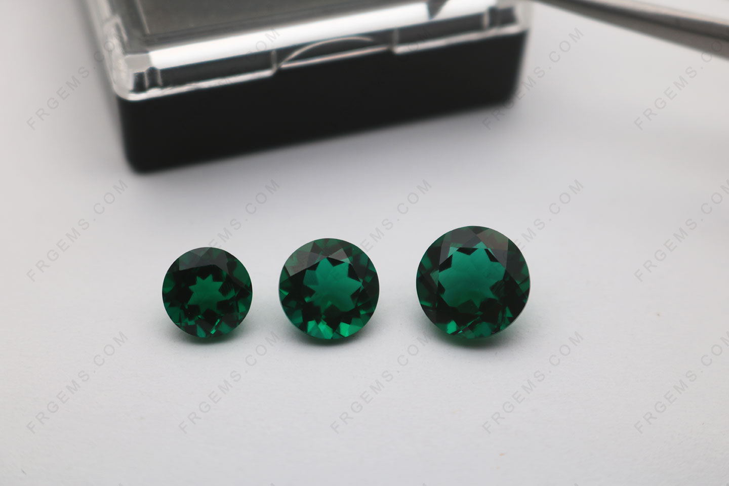 Lab Grown Emerald Zambia Green color Round faceted 8mm 9mm 10mm Loose Gemstones Suppliers in China